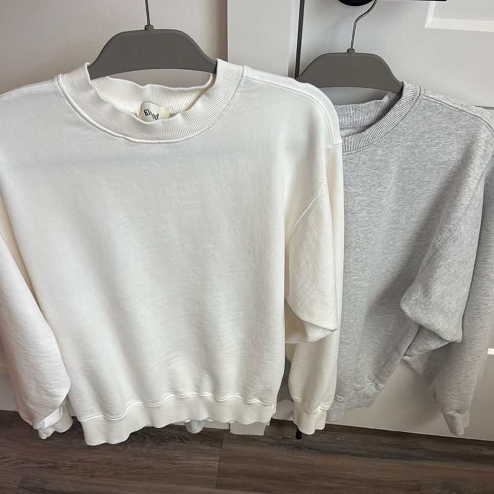 2 elwood classic core crewneck sweatshirts 100% organic cotton